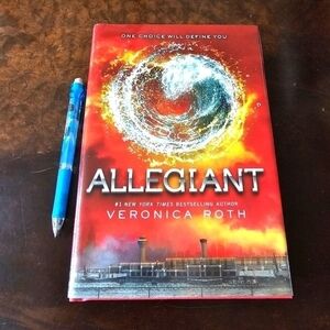 Allegiant (Divergent Series, 3) By Veronica Roth, Hardcover, Pre-owned